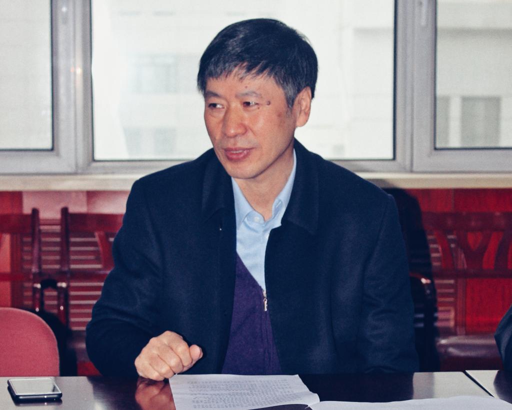 郭校长讲党课